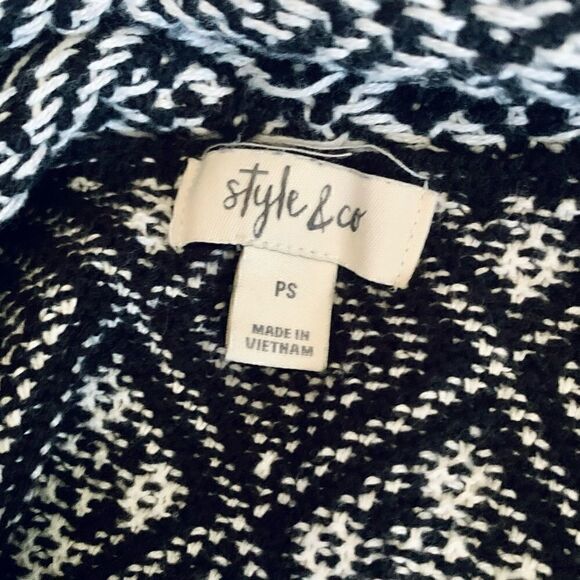 Style & Co Black & White Aztec Print Cowl Neck Sweater Size PS - Picture 10 of 11